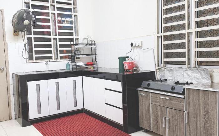 ADAWIYAH GUEST HOUSE, GAMBANG