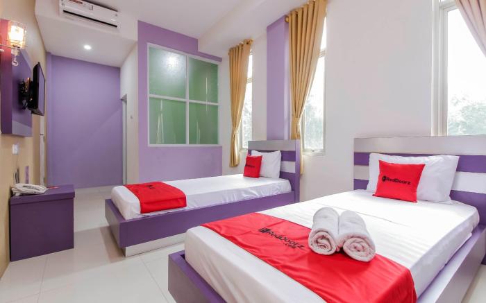 RedDoorz Plus near Stasiun Bekasi
