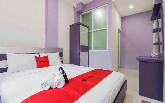 RedDoorz Plus near Stasiun Bekasi