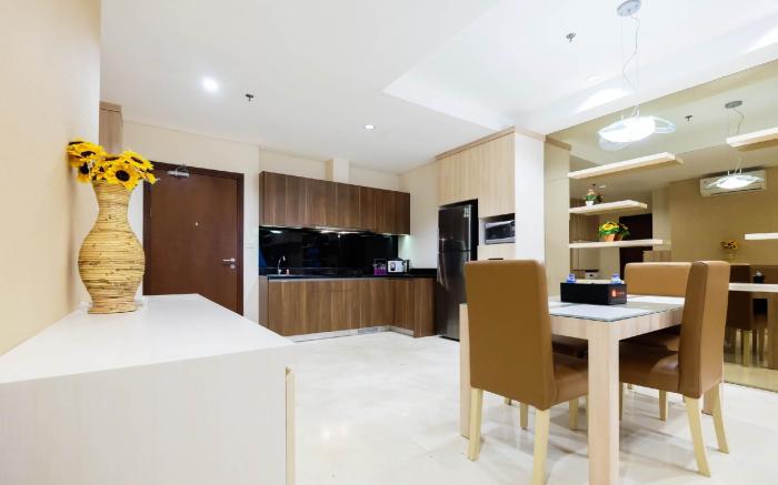 Apt 2BR Cozy and Modern L'Avenue By Travelio