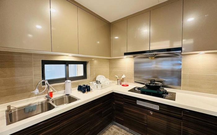 Skyscraper Seaview 4BRunit atR&FSeineRegionbyANJU