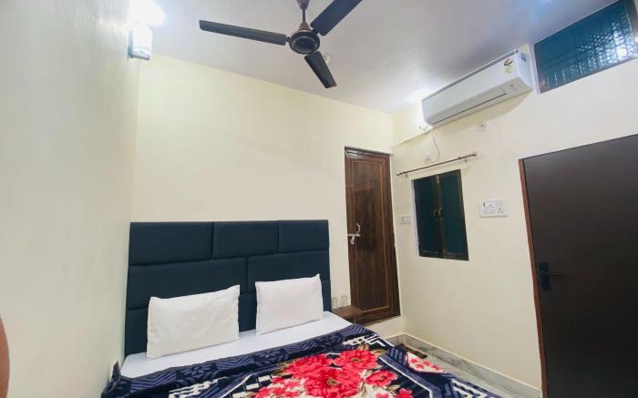 Rudraksha Paying Guest House