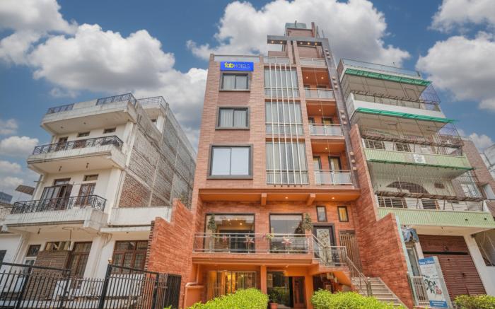 FabHotel Raghav Raj Inn - Bharat Kala Bhavan