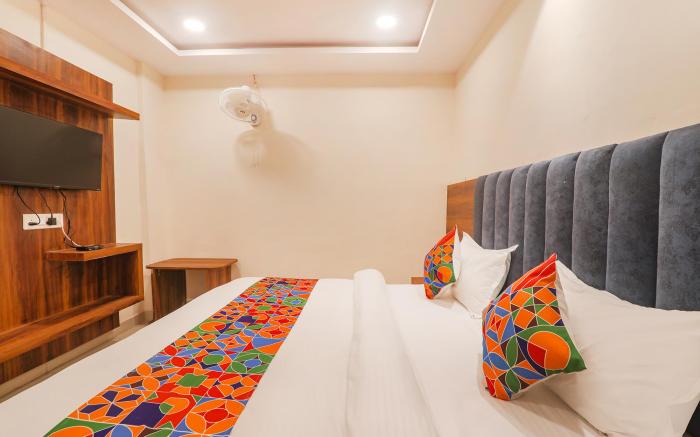 FabHotel Rachna Palace and Banquets - Nr. Lekhraj Metro Station