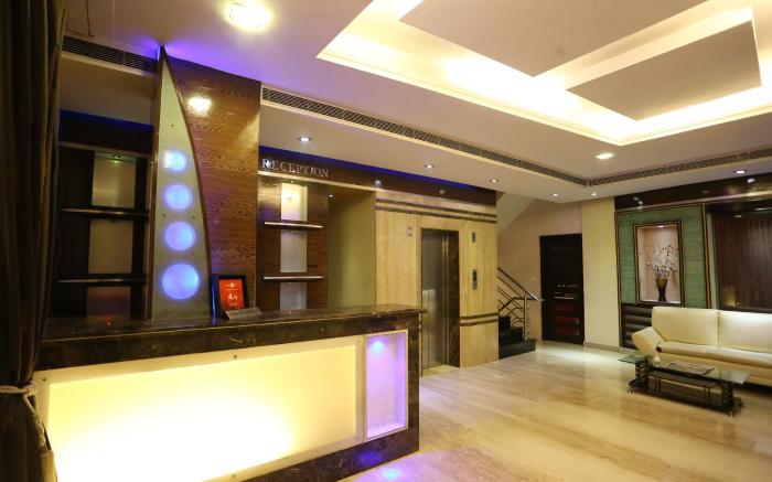 Bisque Magaji Orchid - Near Majestic Railway Station