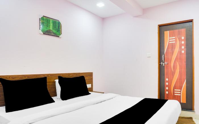 Super Collection O Chandan Nagar Kharadi formerly Kharadi INN