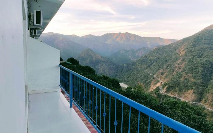 The Yamuna Deck Resort & Cafe Kempty Fall