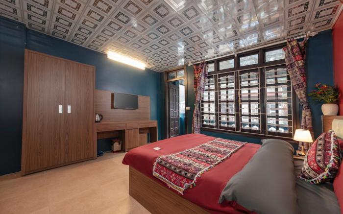 Private Deluxe Room with balcony and City View