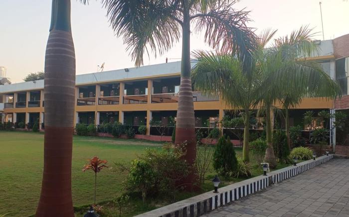 Raj Resort And Banquet Hall