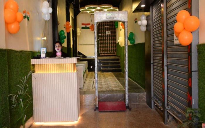 Hotel Red Flame Residency