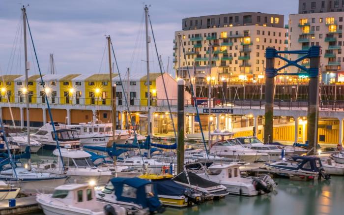 Floating Boat View - Sea View - Brighton Marina