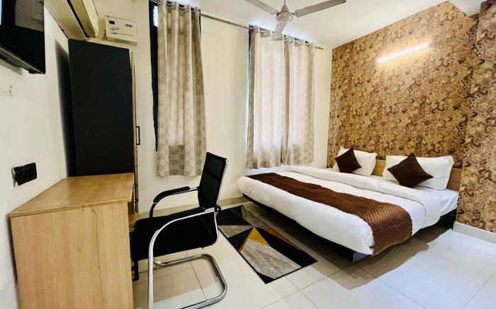 kings Court Pitampura 