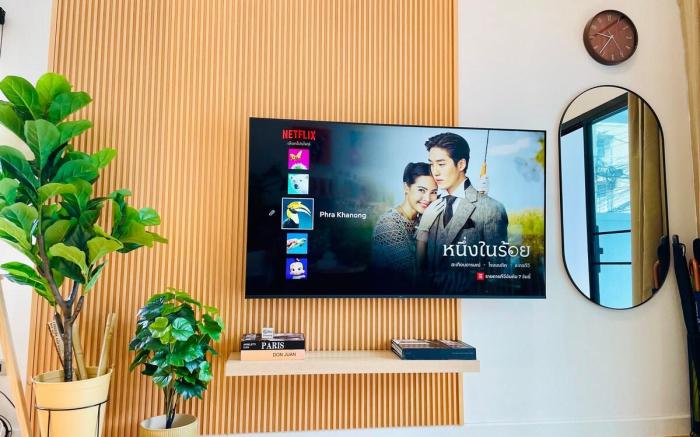 New Stylish Modern Home 4BR 200m BTS Phra Khanong
