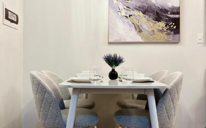 NEW! 1BR with Balcony & Free Parking @ Casa Arbo