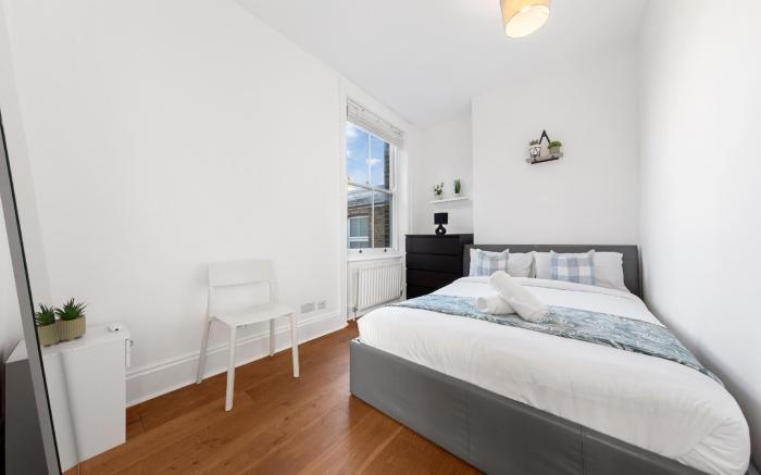 4BR City View on Terrace Flat in Central London!