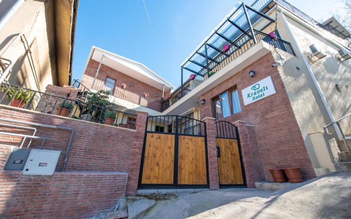 Kraveli Hotel