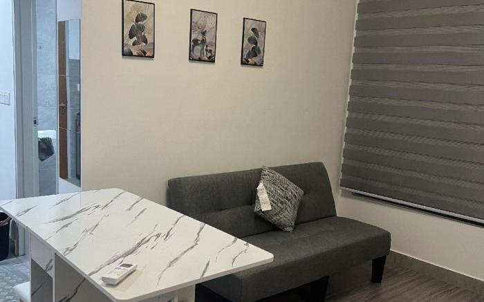 Sunsuria forum 6pax Family Room Setia Alam WIFI 