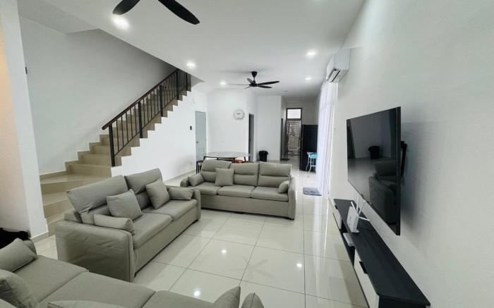 Austin JB Gather Corner Lot#15pax #Tebrau/Ikea