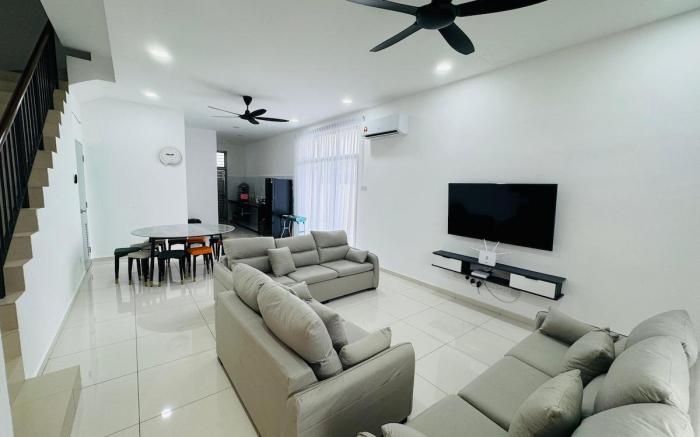 Austin JB Gather Corner Lot#15pax #Tebrau/Ikea