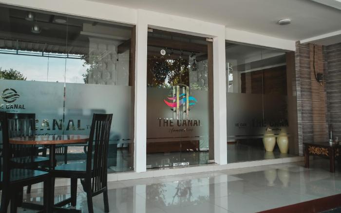 The Canal Homestay 
