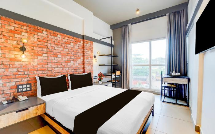 Super Townhouse Oak Mangalore