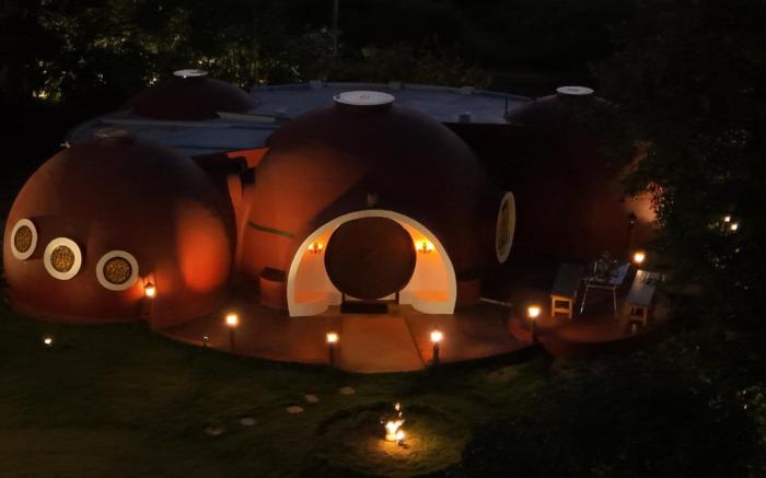Dome villas by Jade - Red dome 