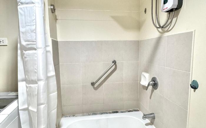 Classy & Stylish 1BR pool, wifi, smart tv