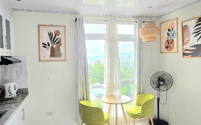 Grand View Condo near Burnham by Dei Gratia