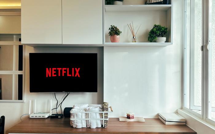 1BR Penthouse, Hi-speed Wifi w/ Balcony & Netflix