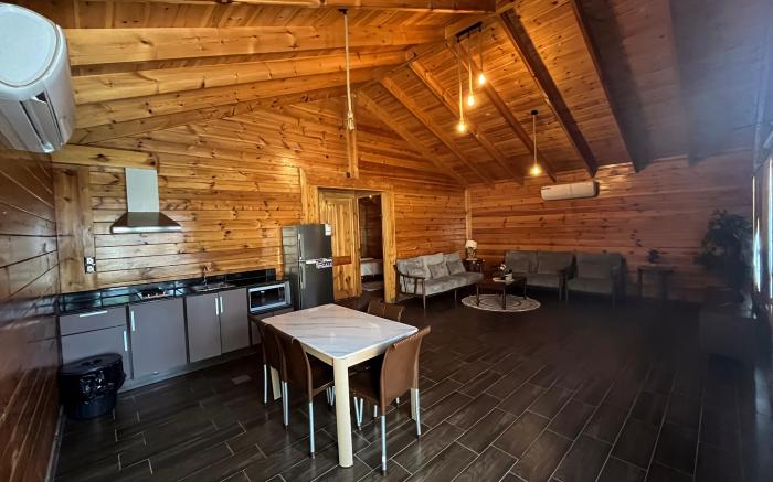 Luxury cottage with private pool 102