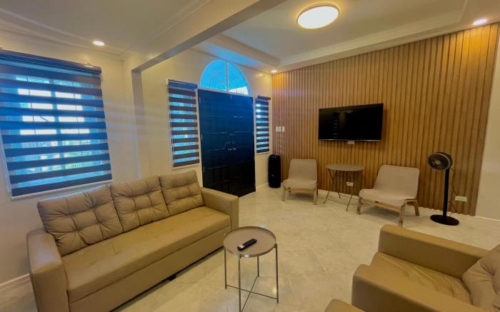 4BR Tagaytay House Staycation near Sky Ranch