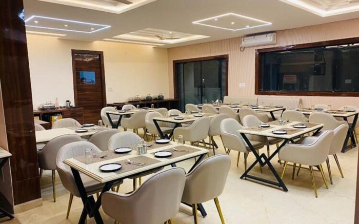 Hotel Mango Tree, Vrindavan