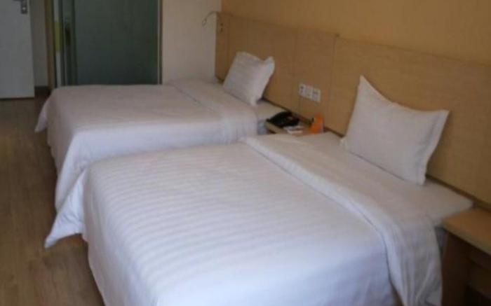 7 Days Inn Zhuhai North Station University Town Jinding Shop