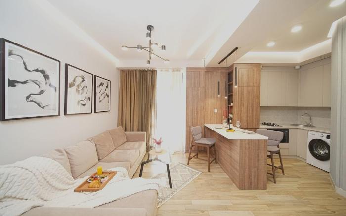 Cozy 1-Bedroom Apartment next to Seasons Park