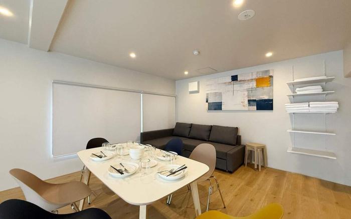 Vibrant 1BR | Downtown, Shopping & Dining Nearby
