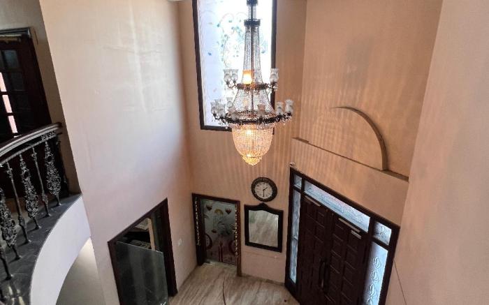 R Villa