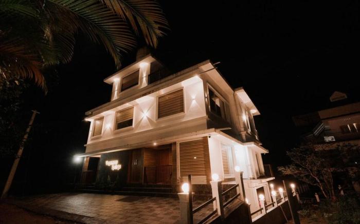 Vagamon Springs - Deluxe Double Room with Balcony