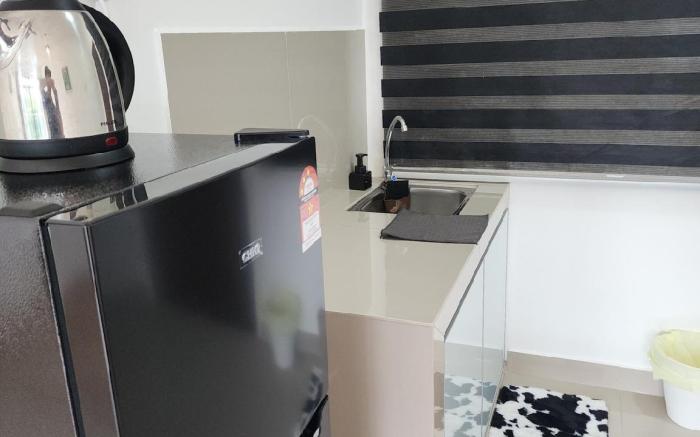 23 - Greenery Lake View Suite @ Mount Austin, JB