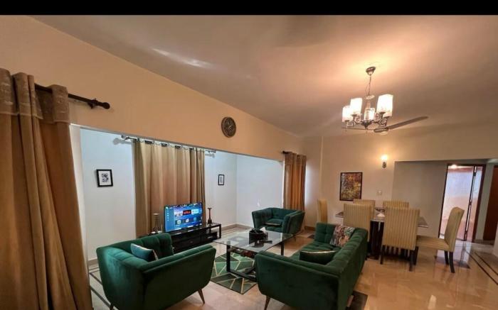 Seaview panoramic Beachfront Luxe penthouse 4BR