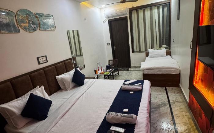 Royal Taj Twin Palace near Taj Mahal