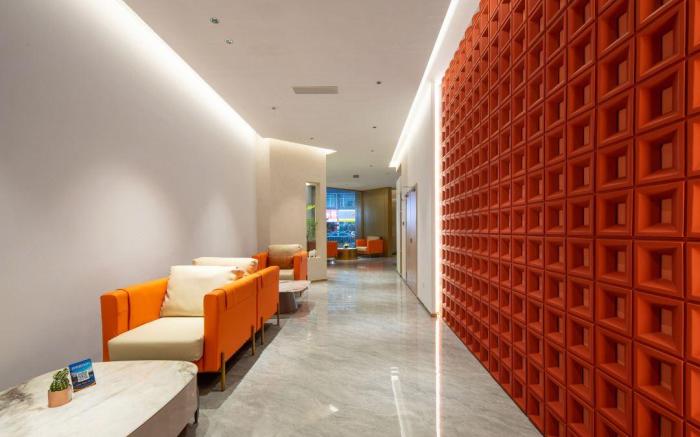Heshuo Hotel (Chengdu Huayang Subway Station)