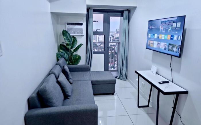1BR up to 5pax Panoramic View at Horizons 101
