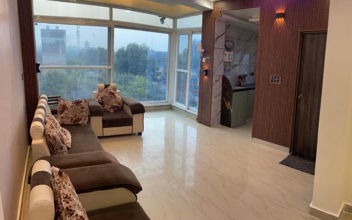 SHRI RADHEY KRISHNA HOME STAY 