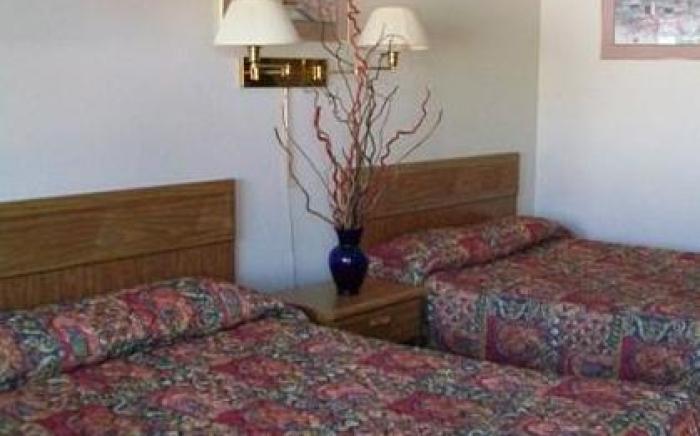 Silver Sands Motel