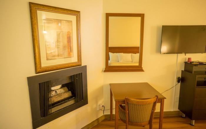 Sunnyside Inn and Suites