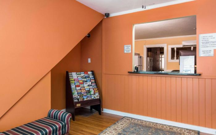 Rodeway Inn & Suites