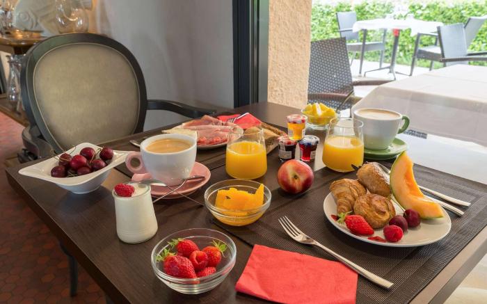 Hôtel Restaurant Les Coquelicots, The Originals Relais