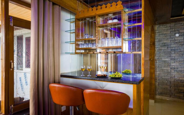 The Castle Villa Hill View