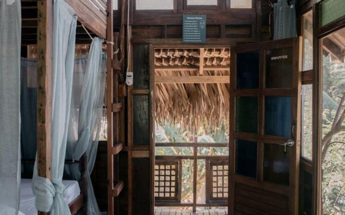 Alon and Sandy Surf Shack 2nd Fl (Air conditioned)