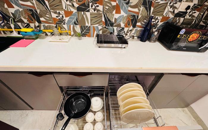 Home Escape 1BHK Elite Near Mahalaxmi Nagar